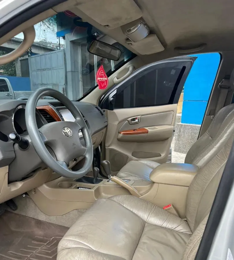 Vista 11 del vehículo: Toyota Fortuner