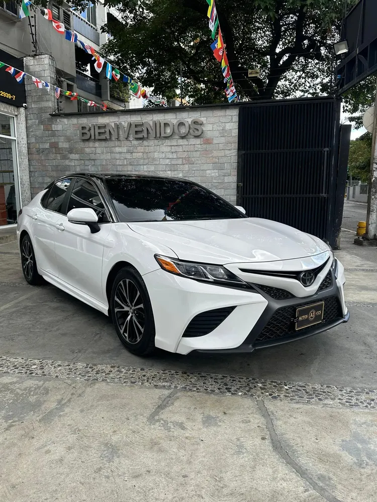Vista 15 del vehículo: Toyota Camry