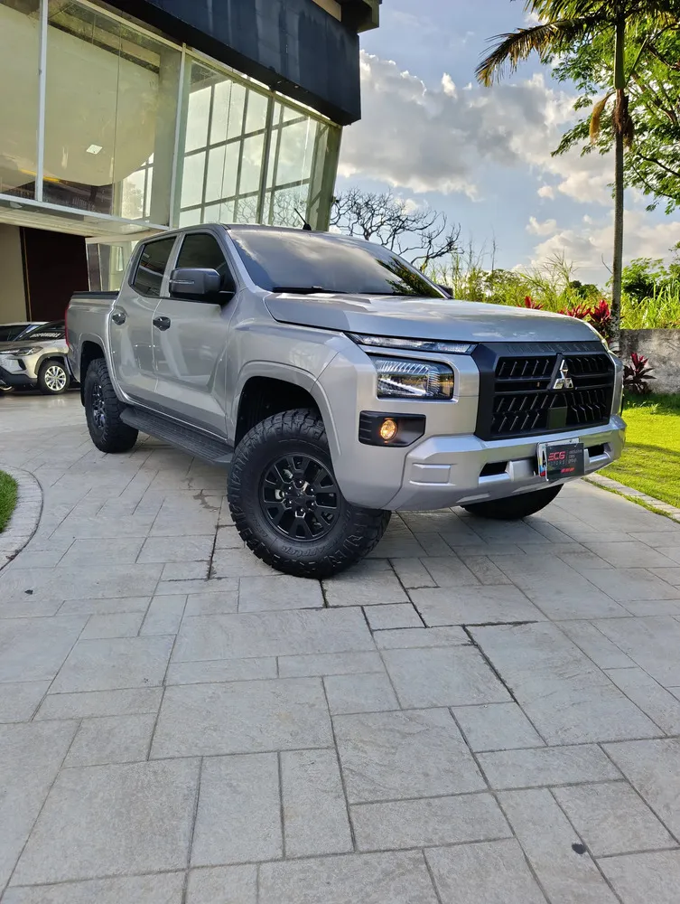 Vista 4 del vehículo: Mitsubishi L200