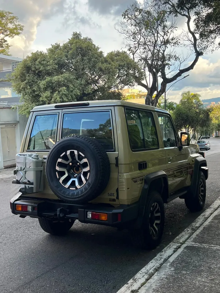 Vista 15 del vehículo: Toyota Machito