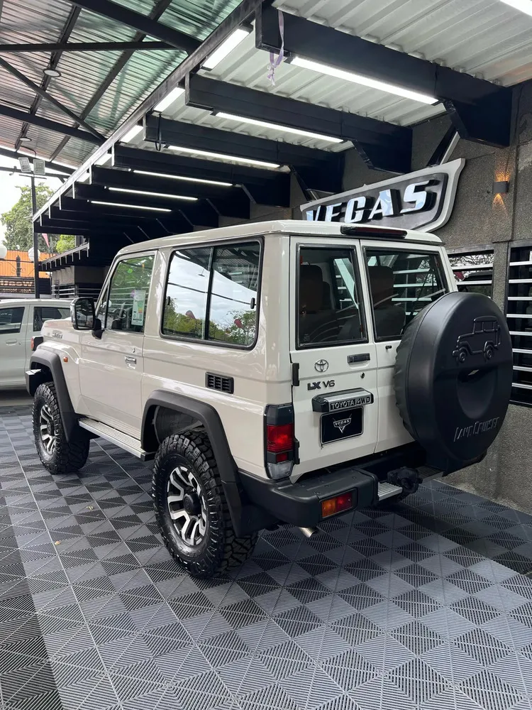 Vista 3 del vehículo: Toyota Land Cruiser