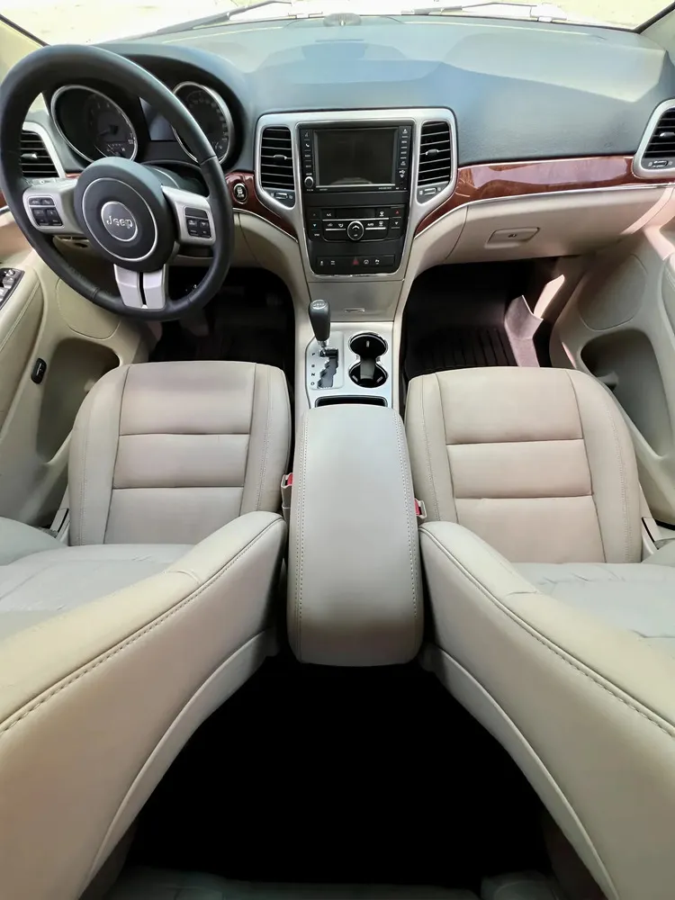 Vista 9 del vehículo: Jeep Grand Cherokee