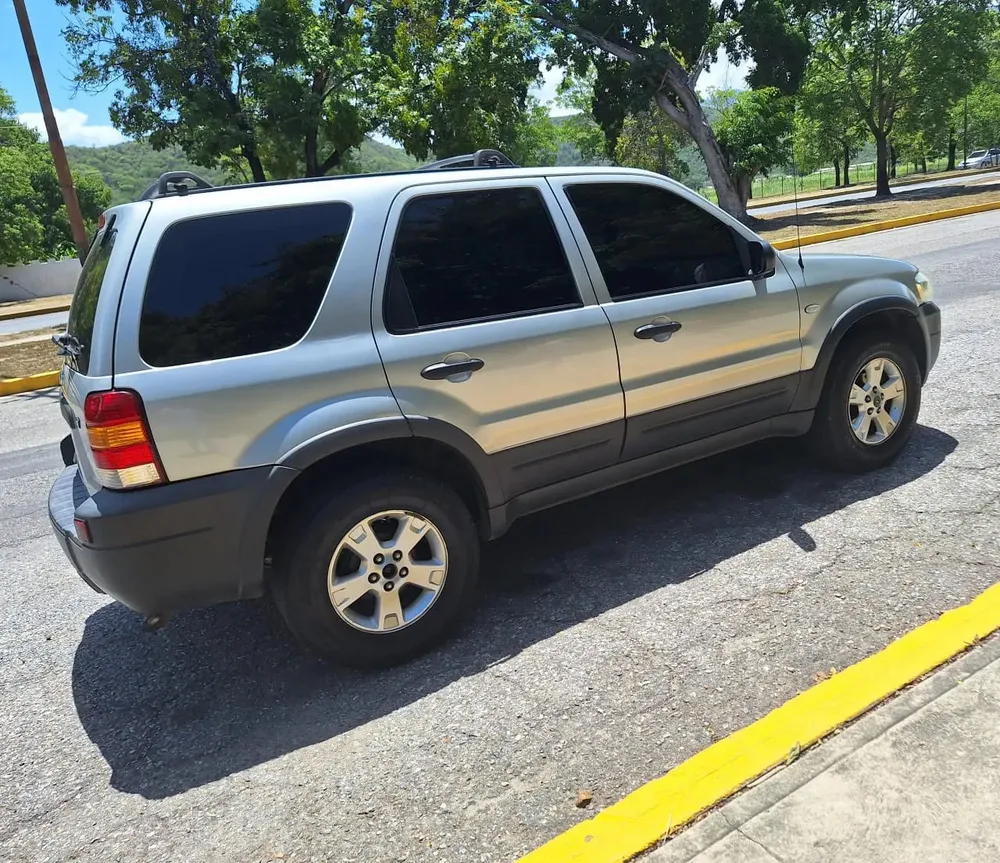 Vista 5 del vehículo: Ford Escape