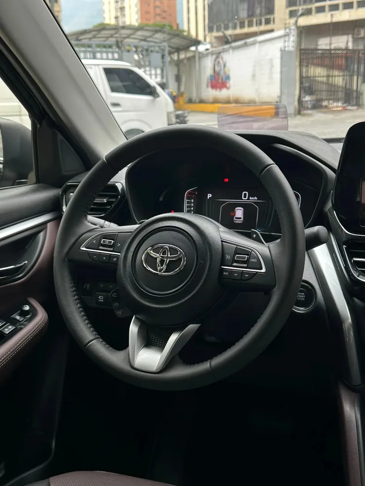 Vista 8 del vehículo: Toyota Urban