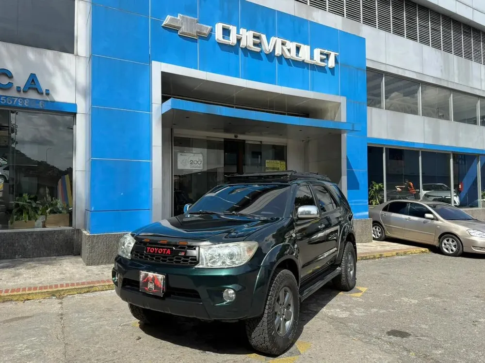 Vista 5 del vehículo: Toyota Fortuner