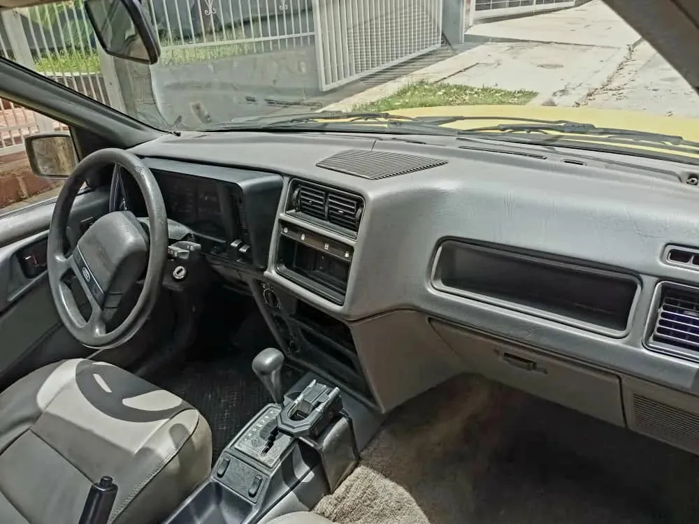 Vista 8 del vehículo: Ford Sierra