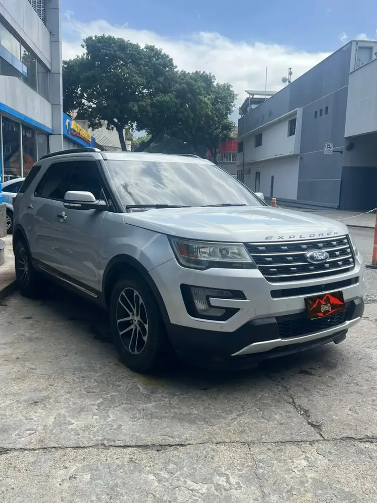 Vista 2 del vehículo: Ford Explorer