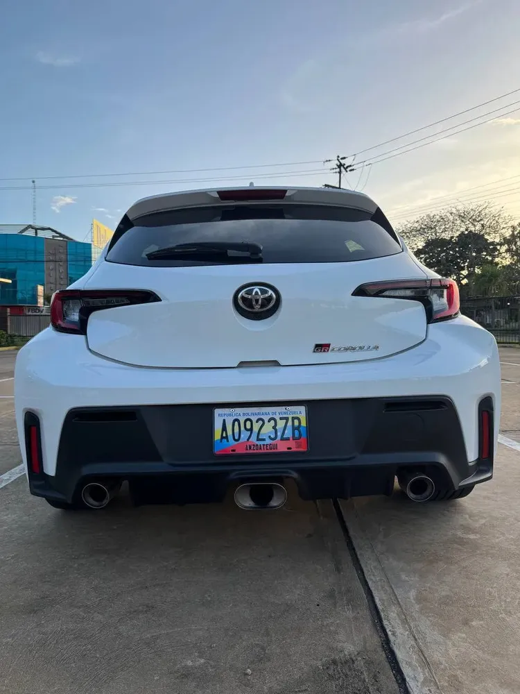 Vista 4 del vehículo: Toyota Corolla