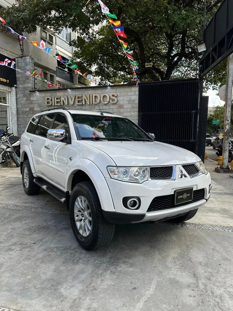 Vista 8 del vehículo: Mitsubishi Montero
