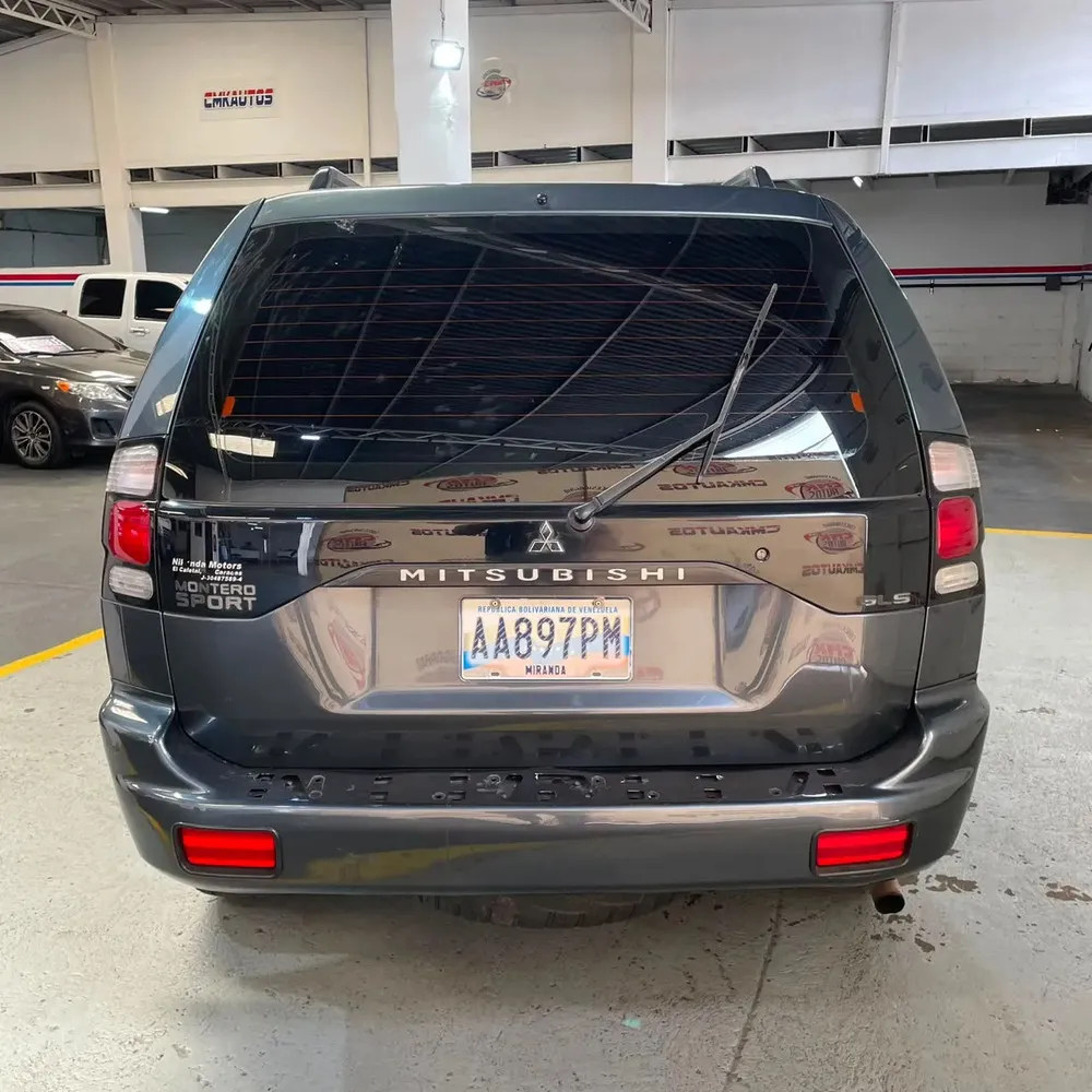Vista 9 del vehículo: Mitsubishi Montero Sport