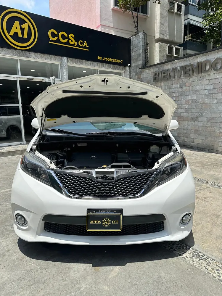 Vista 6 del vehículo: Toyota Sienna