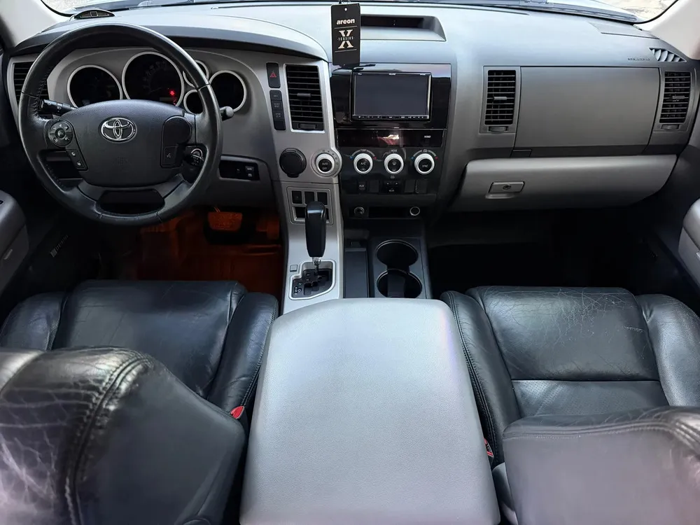 Vista 8 del vehículo: Toyota Sequoia