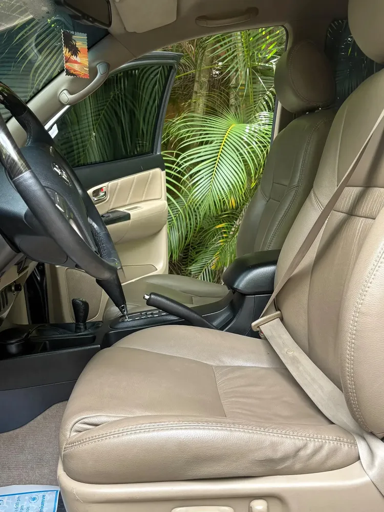 Vista 8 del vehículo: Toyota Fortuner