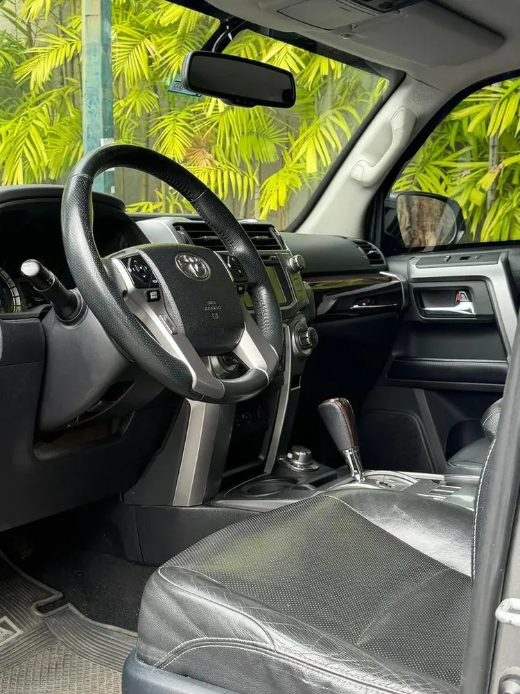 Vista 17 del vehículo: Toyota 4runner