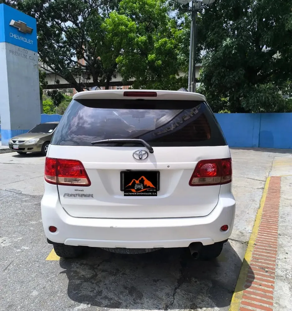 Vista 12 del vehículo: Toyota Fortuner