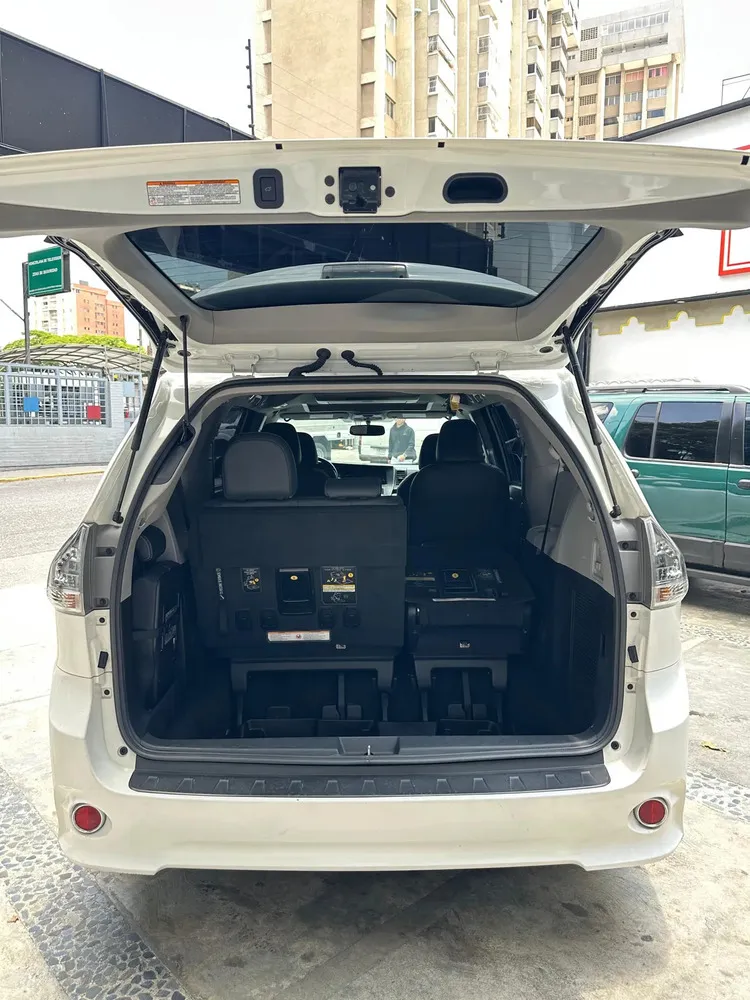 Vista 8 del vehículo: Toyota Sienna