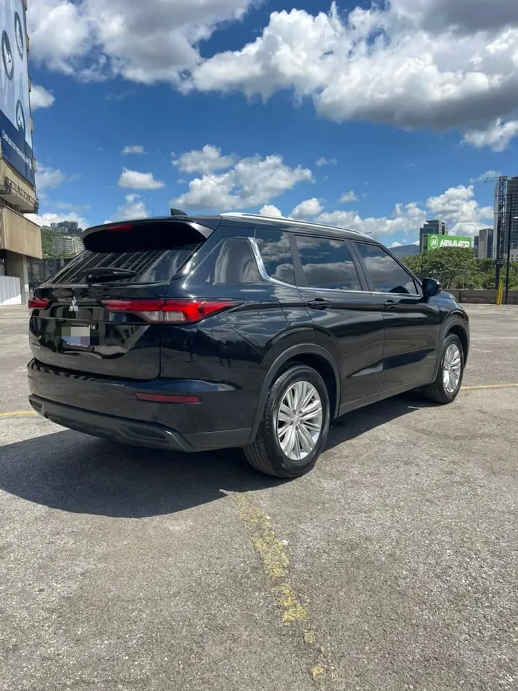 Vista 4 del vehículo: Mitsubishi Outlander