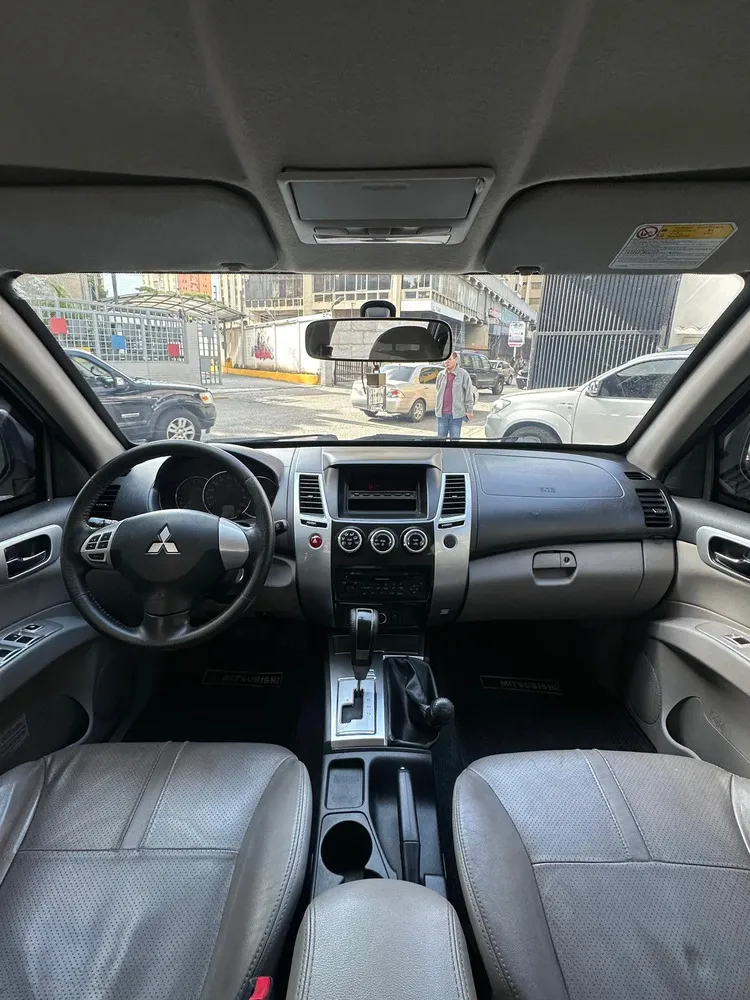 Vista 12 del vehículo: Mitsubishi Montero