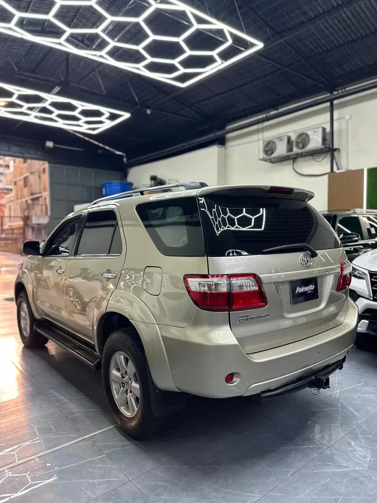 Vista 12 del vehículo: Toyota Fortuner