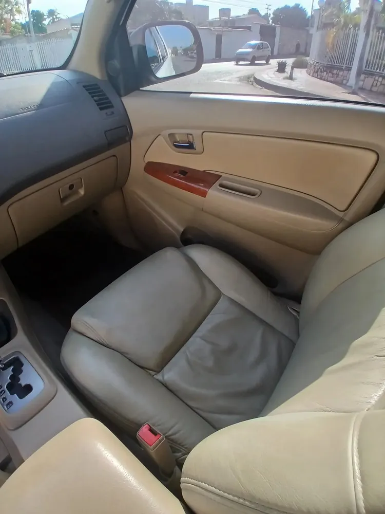 Vista 12 del vehículo: Toyota Fortuner