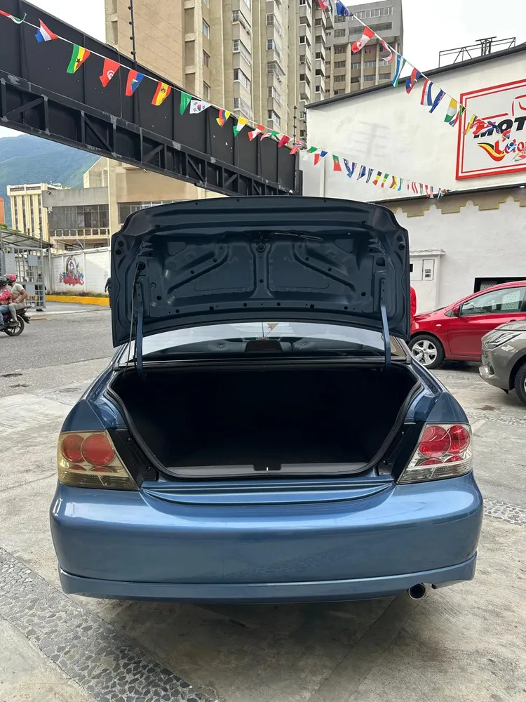 Vista 11 del vehículo: Mitsubishi Lancer