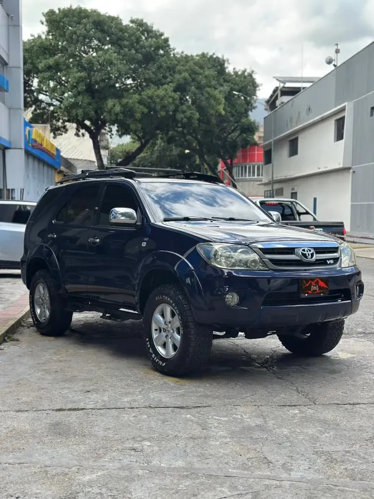Vista 2 del vehículo: Toyota Fortuner