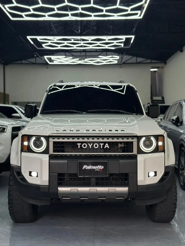 Vista 3 del vehículo: Toyota Prado