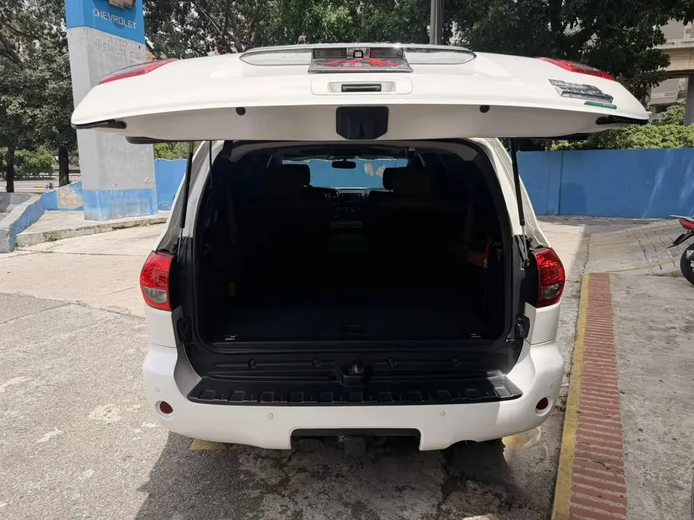 Vista 7 del vehículo: Toyota Sequoia