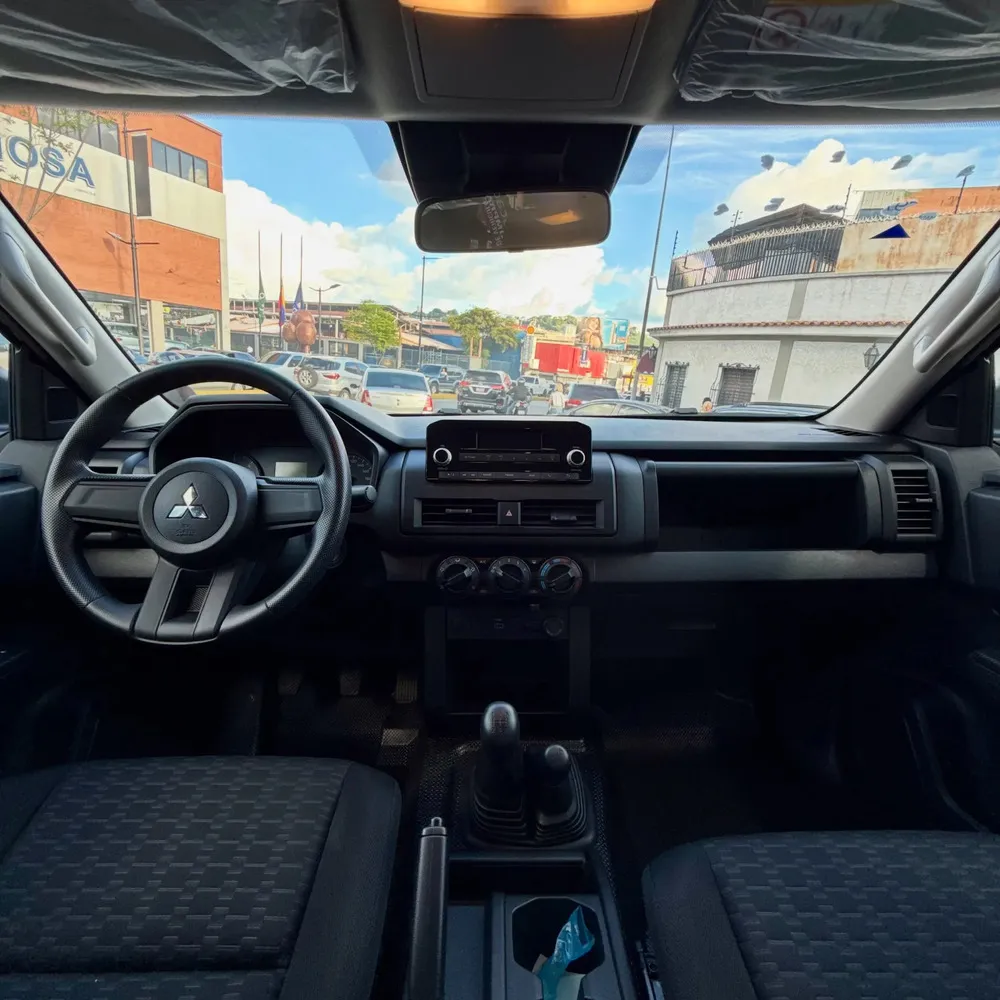 Vista 7 del vehículo: Mitsubishi L200