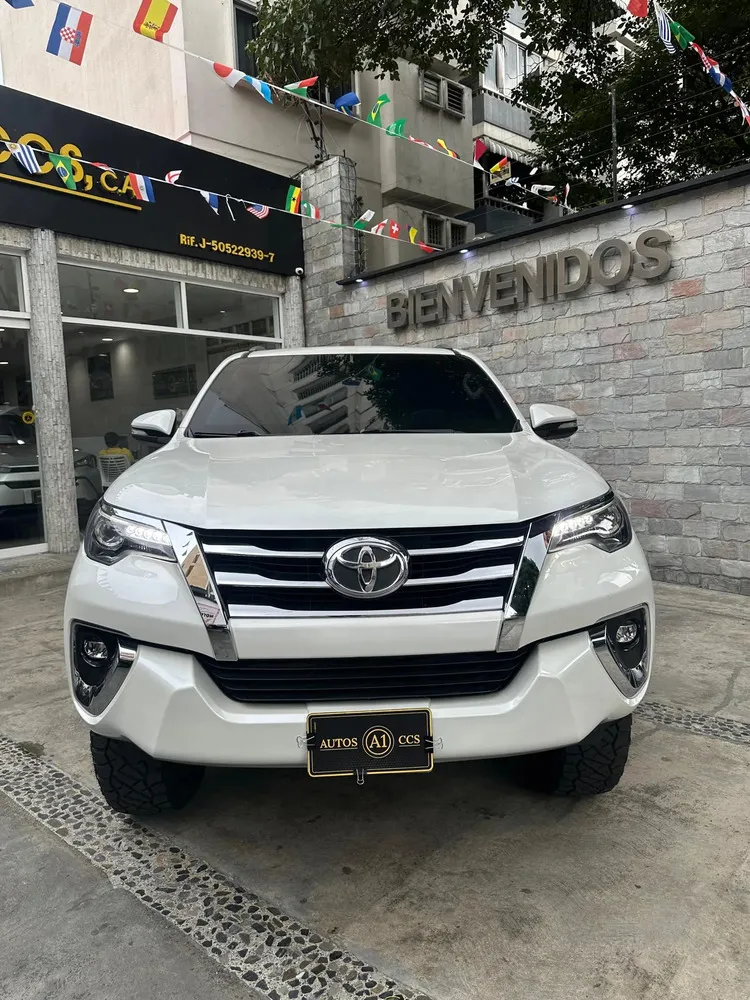 Vista 11 del vehículo: Toyota Fortuner