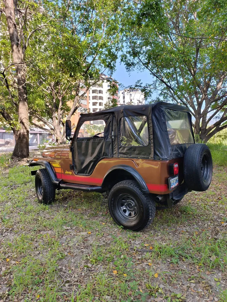 Vista 5 del vehículo: Jeep CJ-5