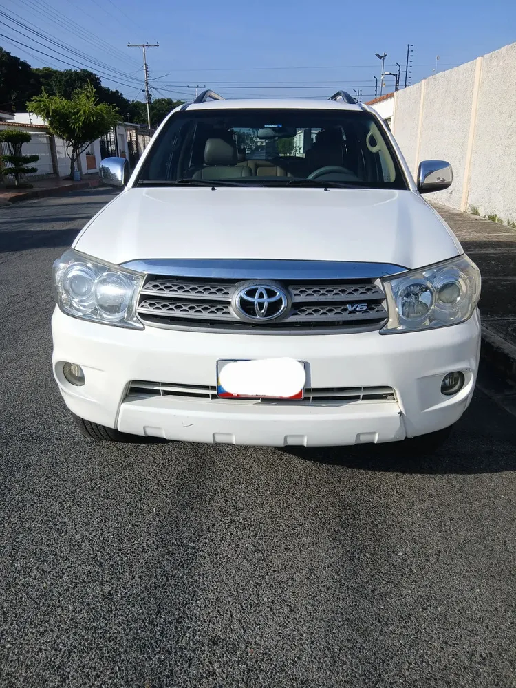 Vista 2 del vehículo: Toyota Fortuner