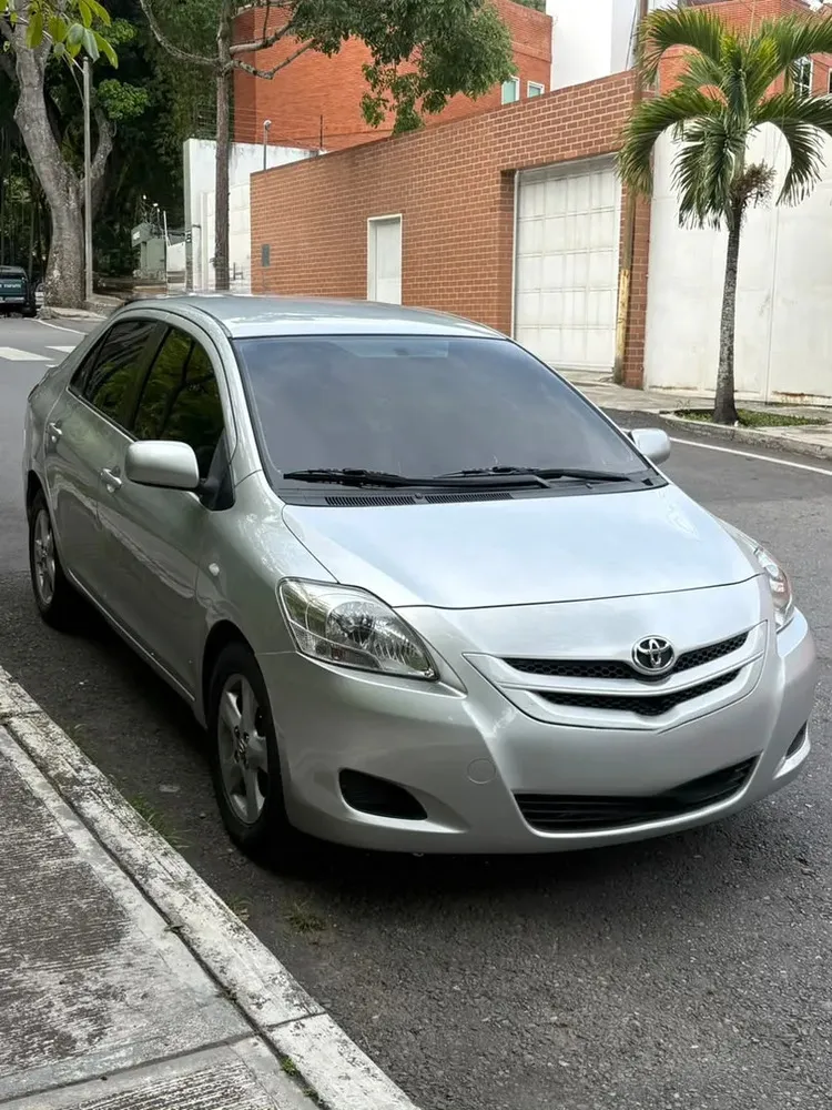 Vista 6 del vehículo: Toyota Yaris