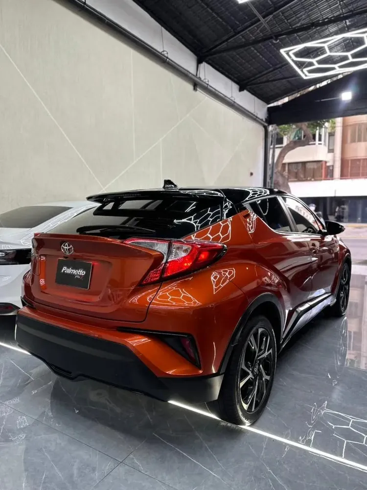 Vista 10 del vehículo: Toyota Ch-r