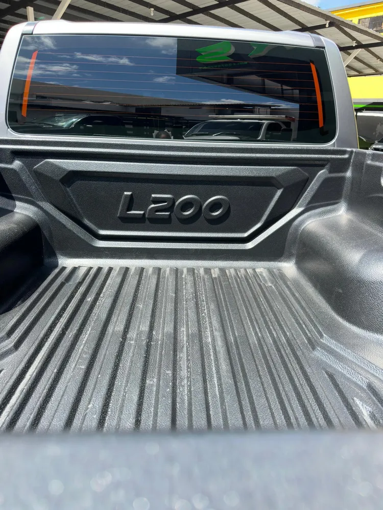 Vista 14 del vehículo: Mitsubishi L200
