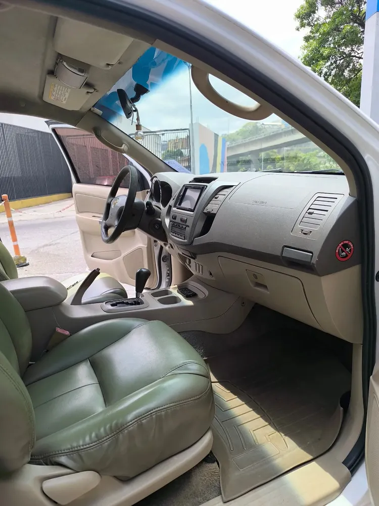 Vista 16 del vehículo: Toyota Fortuner