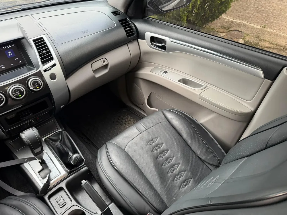 Vista 8 del vehículo: Mitsubishi Montero