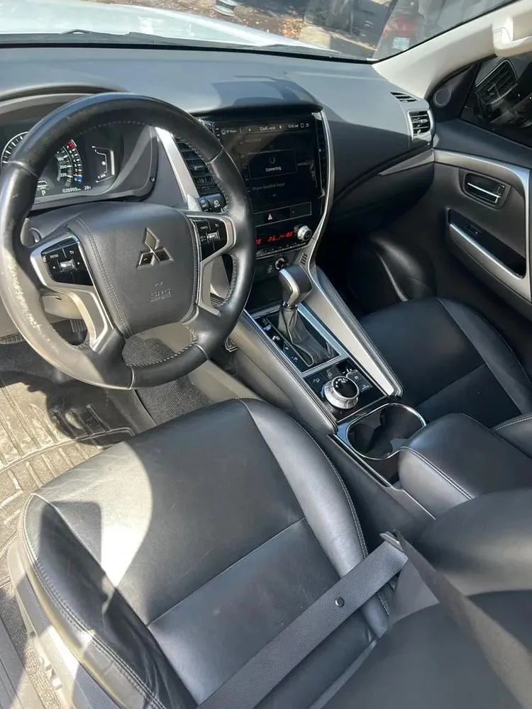 Vista 8 del vehículo: Mitsubishi Pajero