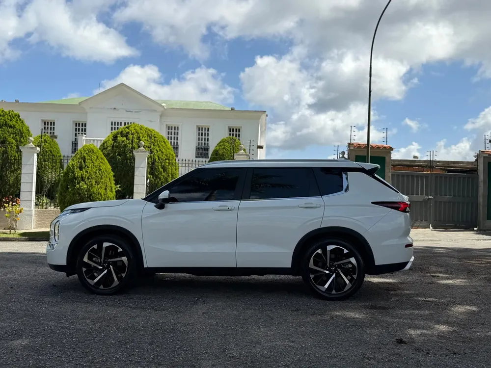 Vista 4 del vehículo: Mitsubishi Outlander