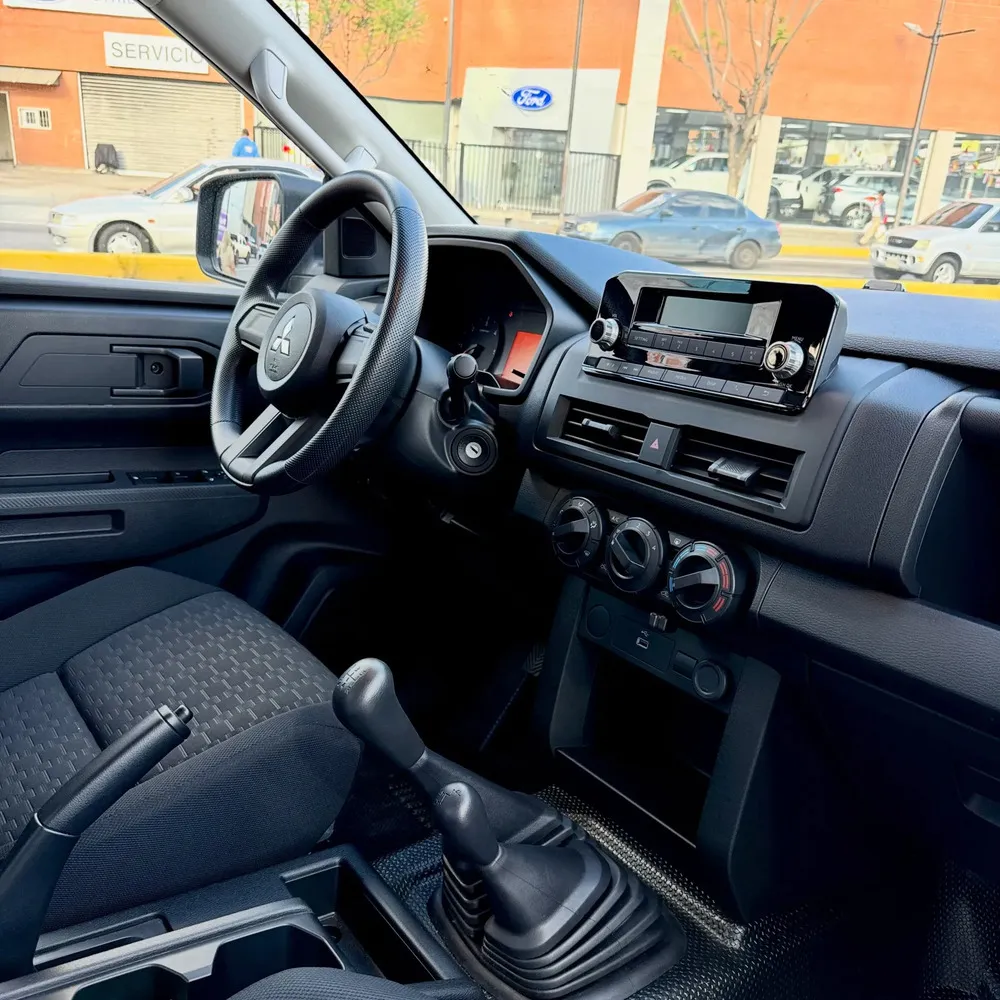 Vista 6 del vehículo: Mitsubishi L200
