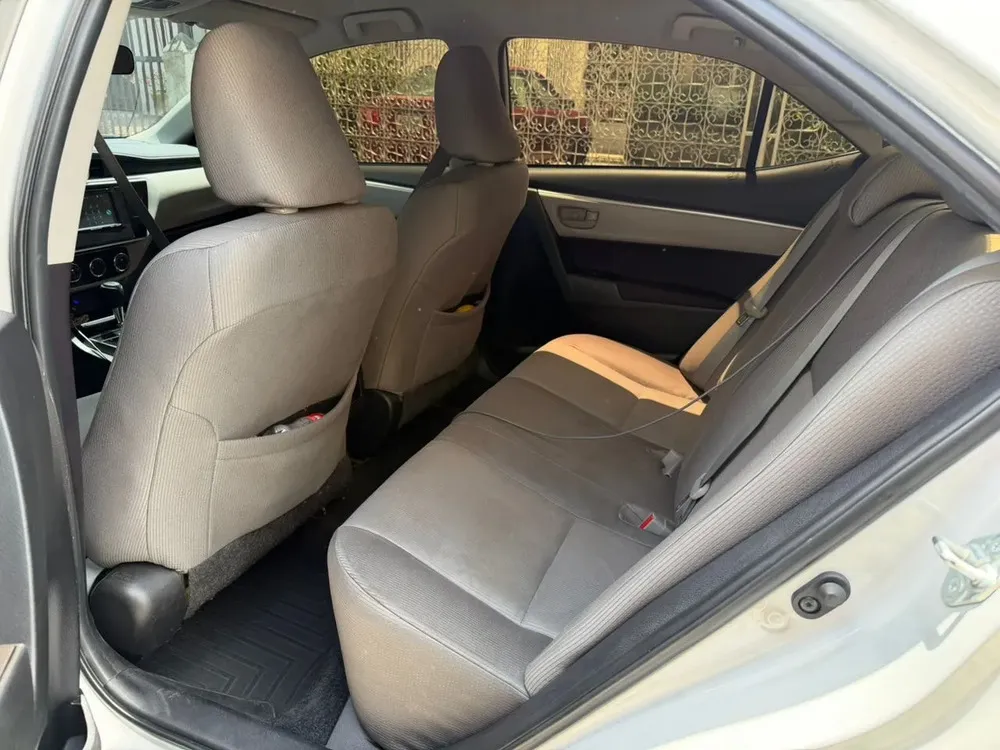 Vista 7 del vehículo: Toyota Corolla