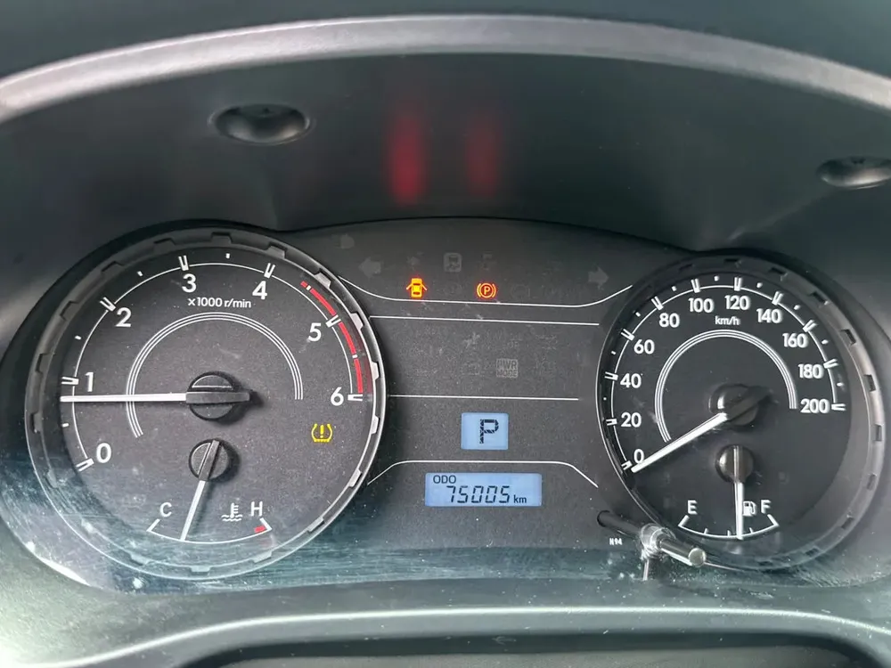 Vista 13 del vehículo: Toyota Hilux