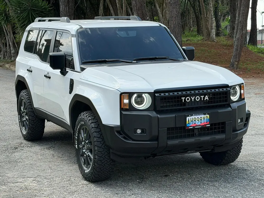 Vista 3 del vehículo: Toyota Prado
