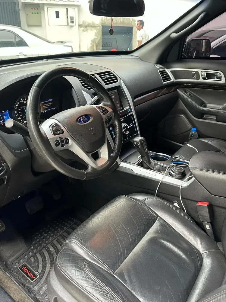 Vista 14 del vehículo: Ford Explorer