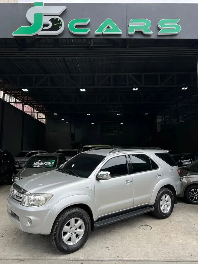 Toyota Fortuner 2011 - Vista principal