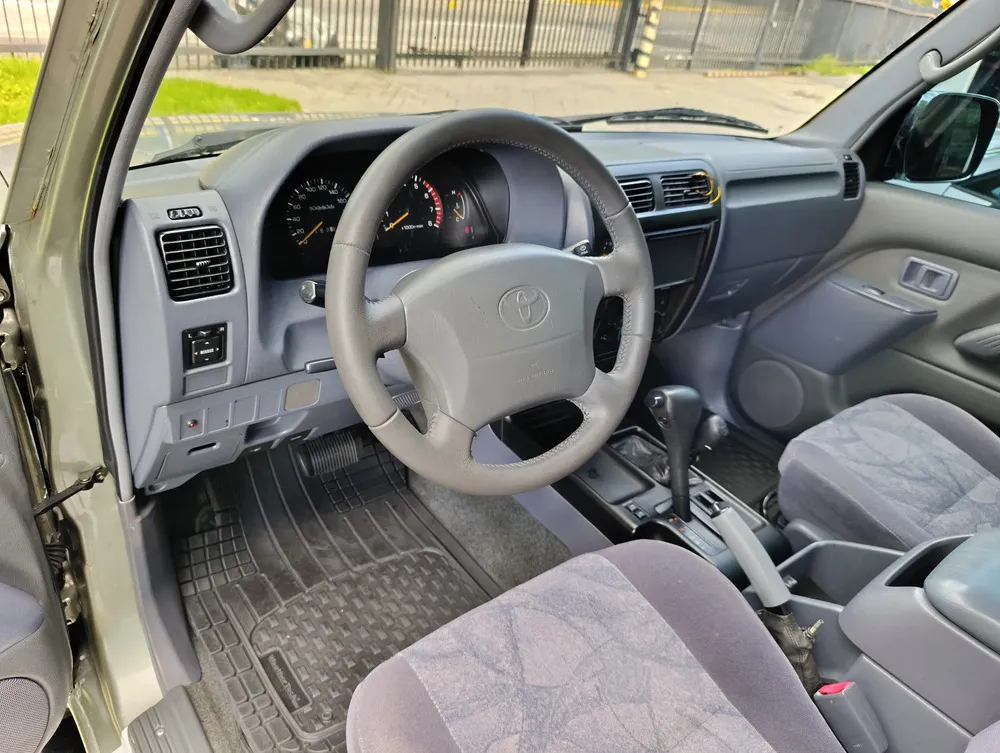 Vista 9 del vehículo: Toyota Prado