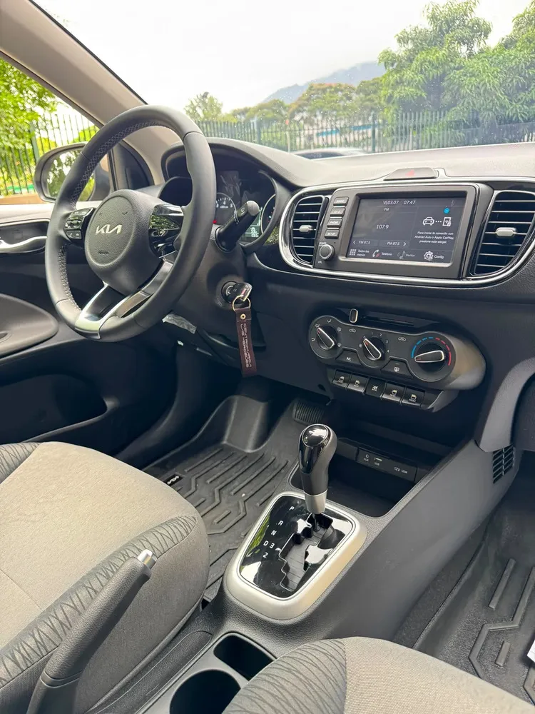 Vista 13 del vehículo: Kia Soluto