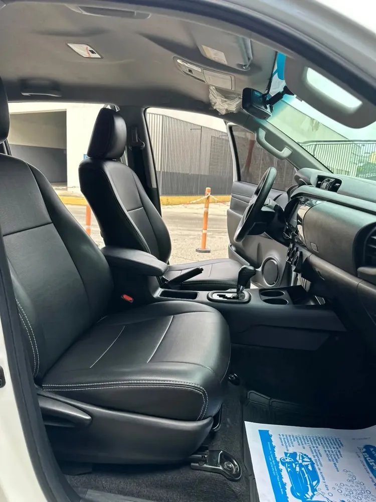 Vista 8 del vehículo: Toyota Hilux