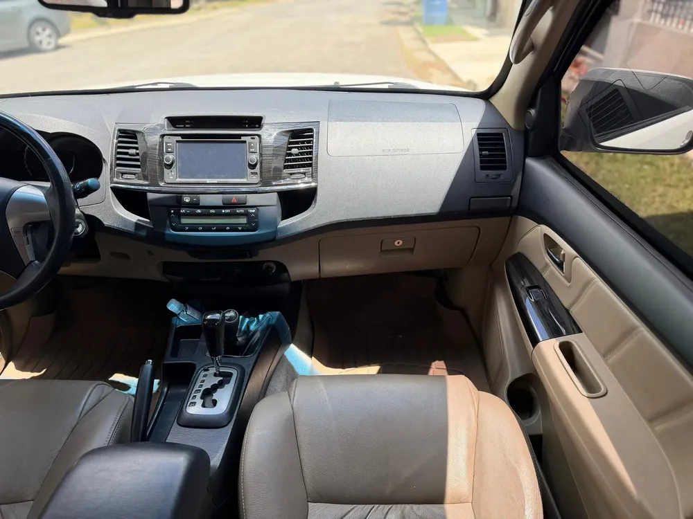 Vista 13 del vehículo: Toyota Fortuner