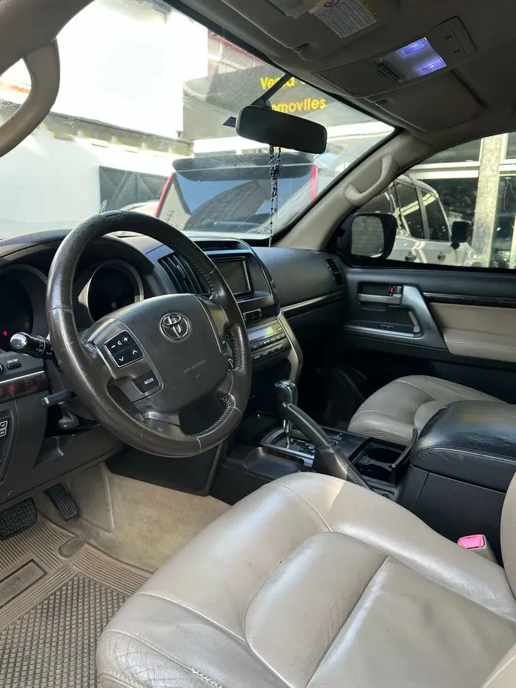 Vista 16 del vehículo: Toyota Land Cruiser